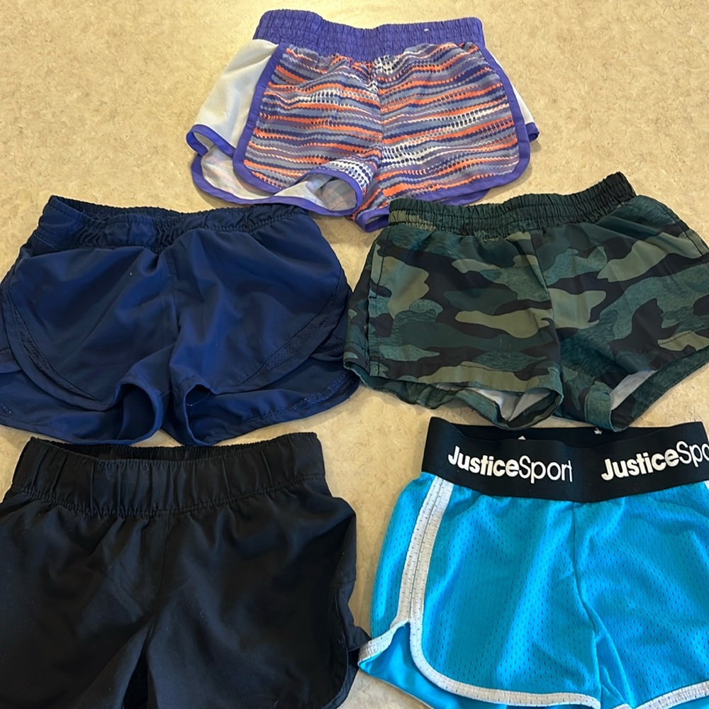 5 pairs of girl shorts, size XS (5), three pairs are from Old Navy